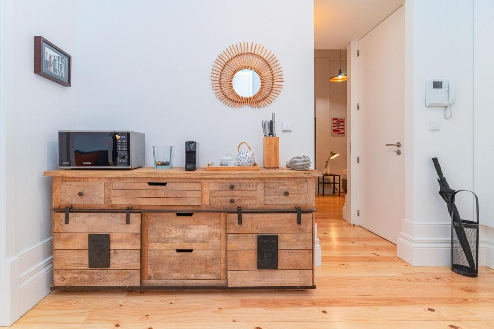 Gorgeous And Flat W. View To Charmy Square * Porto