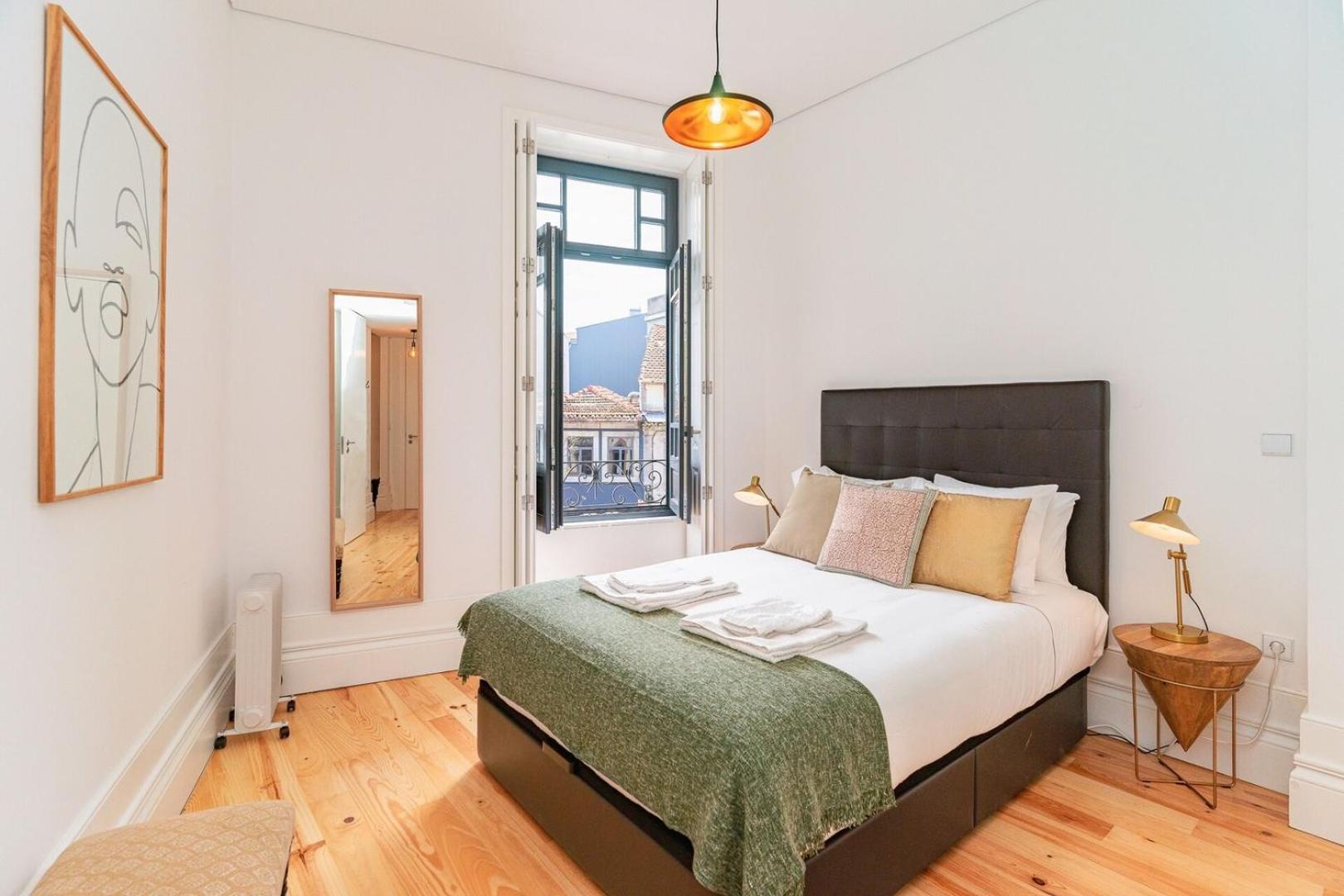 Apartment Gorgeous And Flat W. View To Charmy Square *