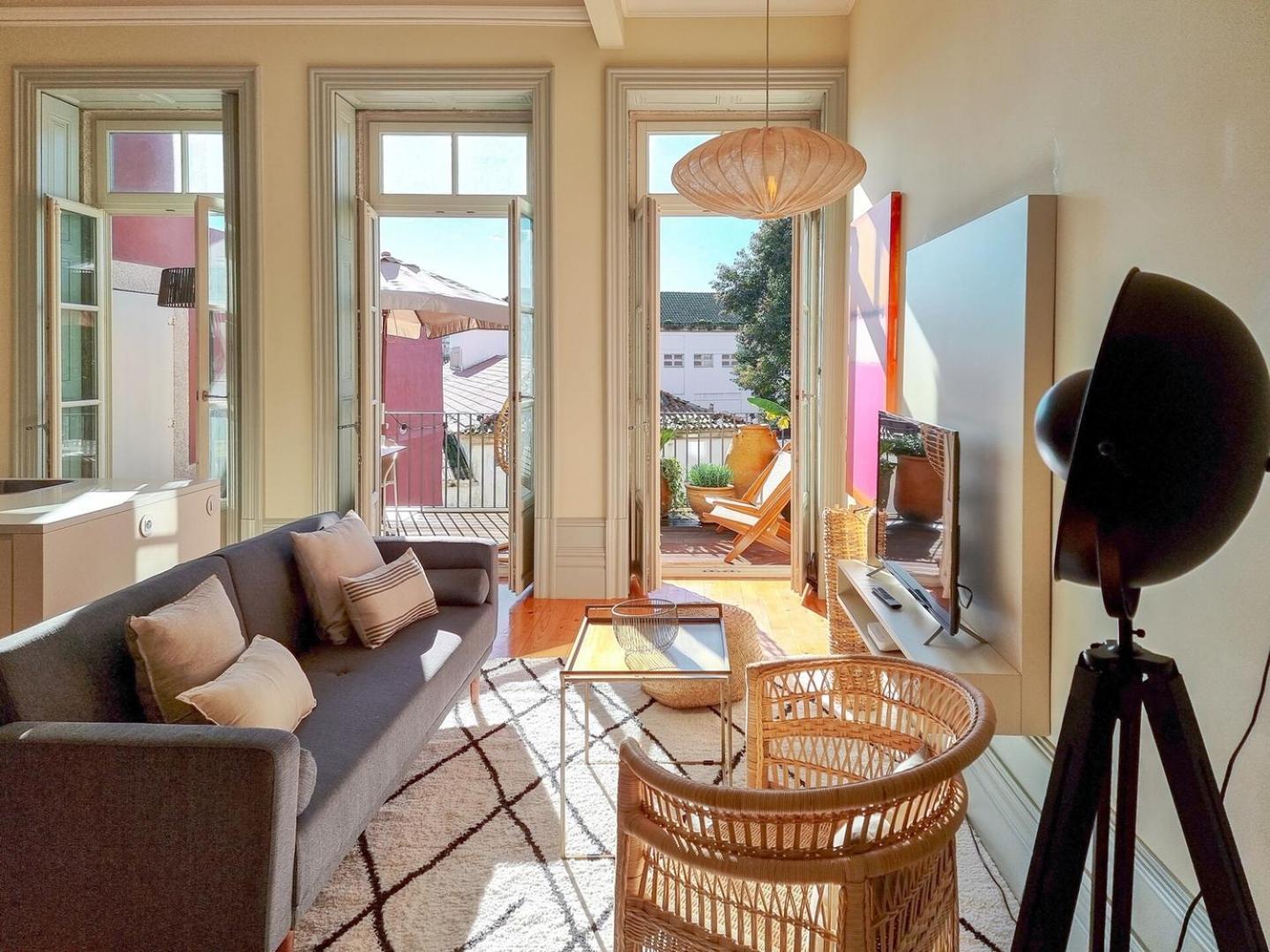 Stunning Flat With Private Balcony In Center Apartment Porto