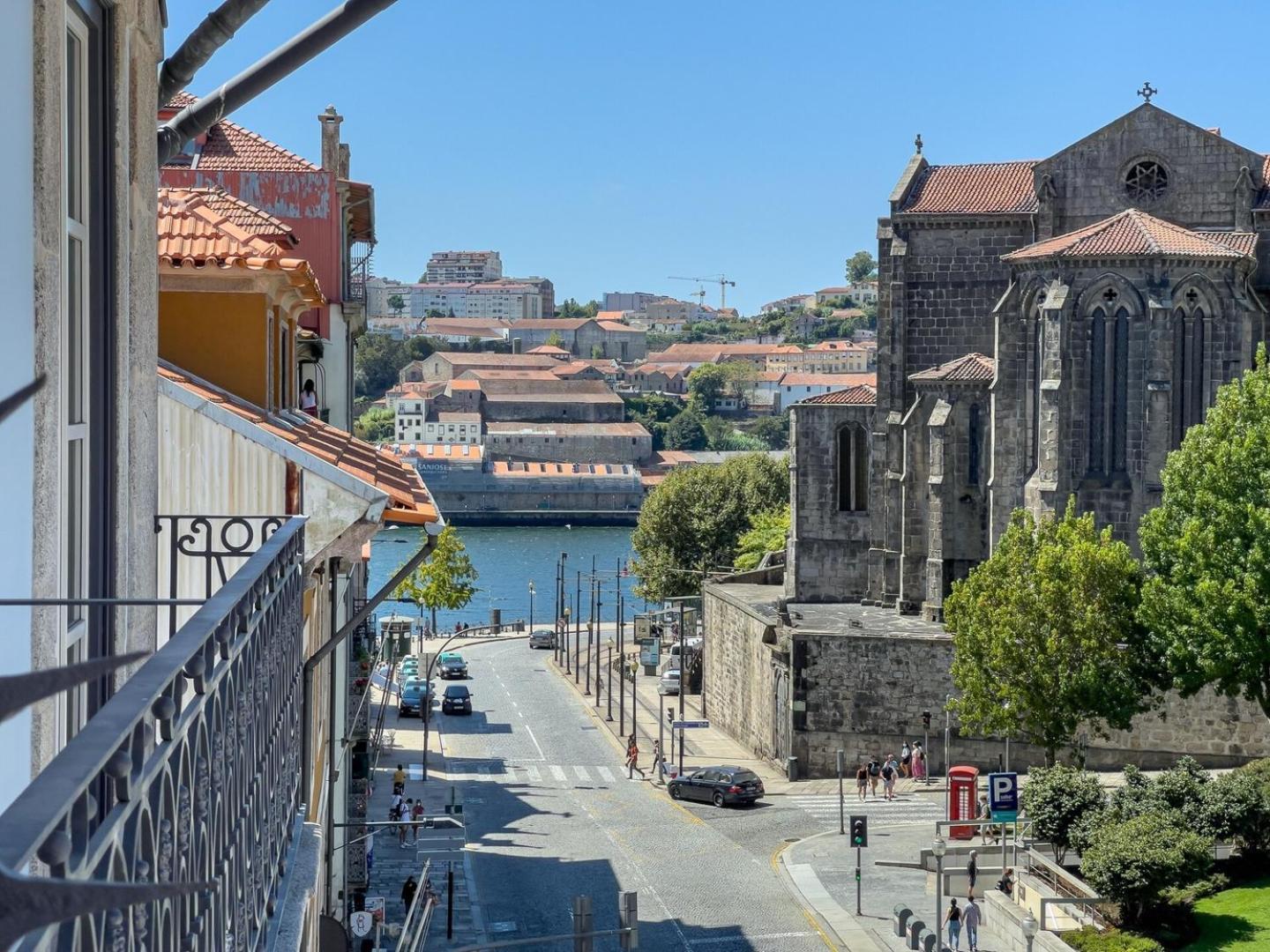 Apartment Award-winning Loft Design With View To Douro River *