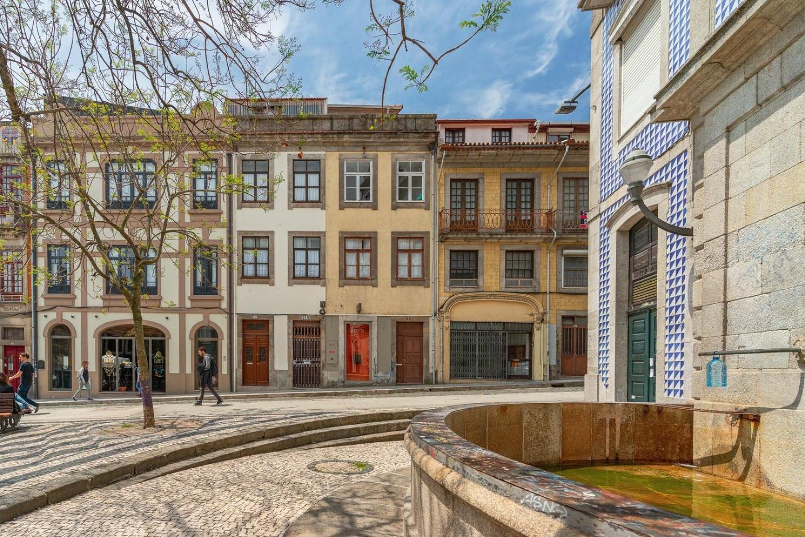 Apartment Gorgeous And Flat W. View To Charmy Square Porto