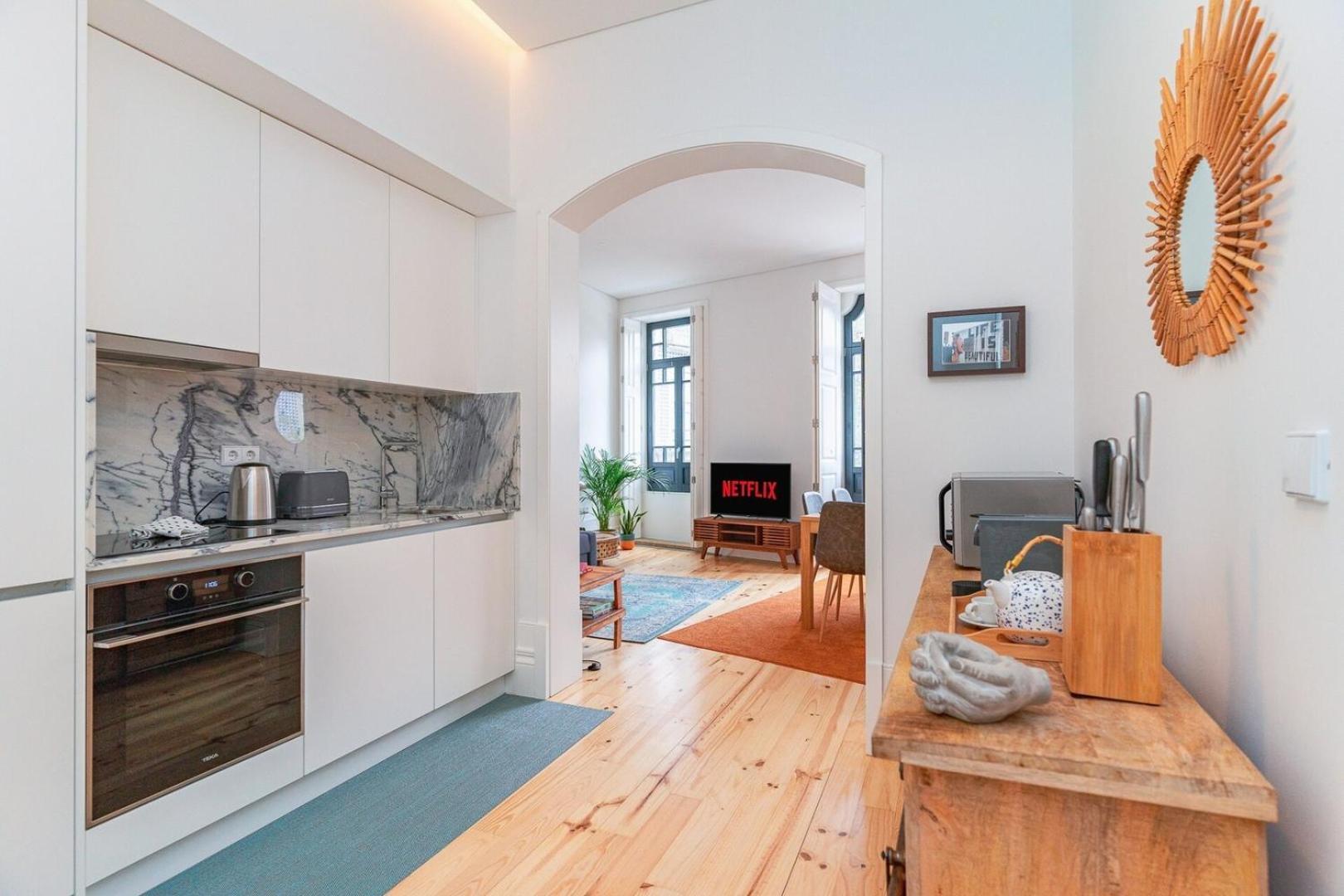 Gorgeous And Flat W. View To Charmy Square Apartment Porto