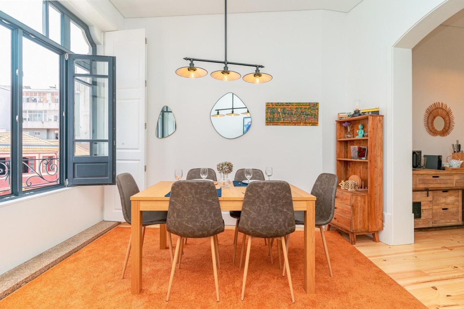 Apartment Gorgeous And Flat W. View To Charmy Square