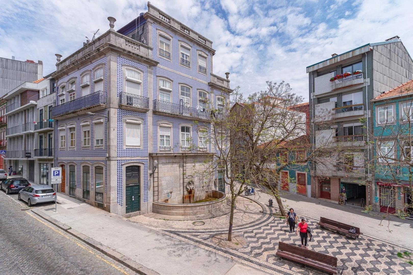 Gorgeous And Flat W. View To Charmy Square Porto