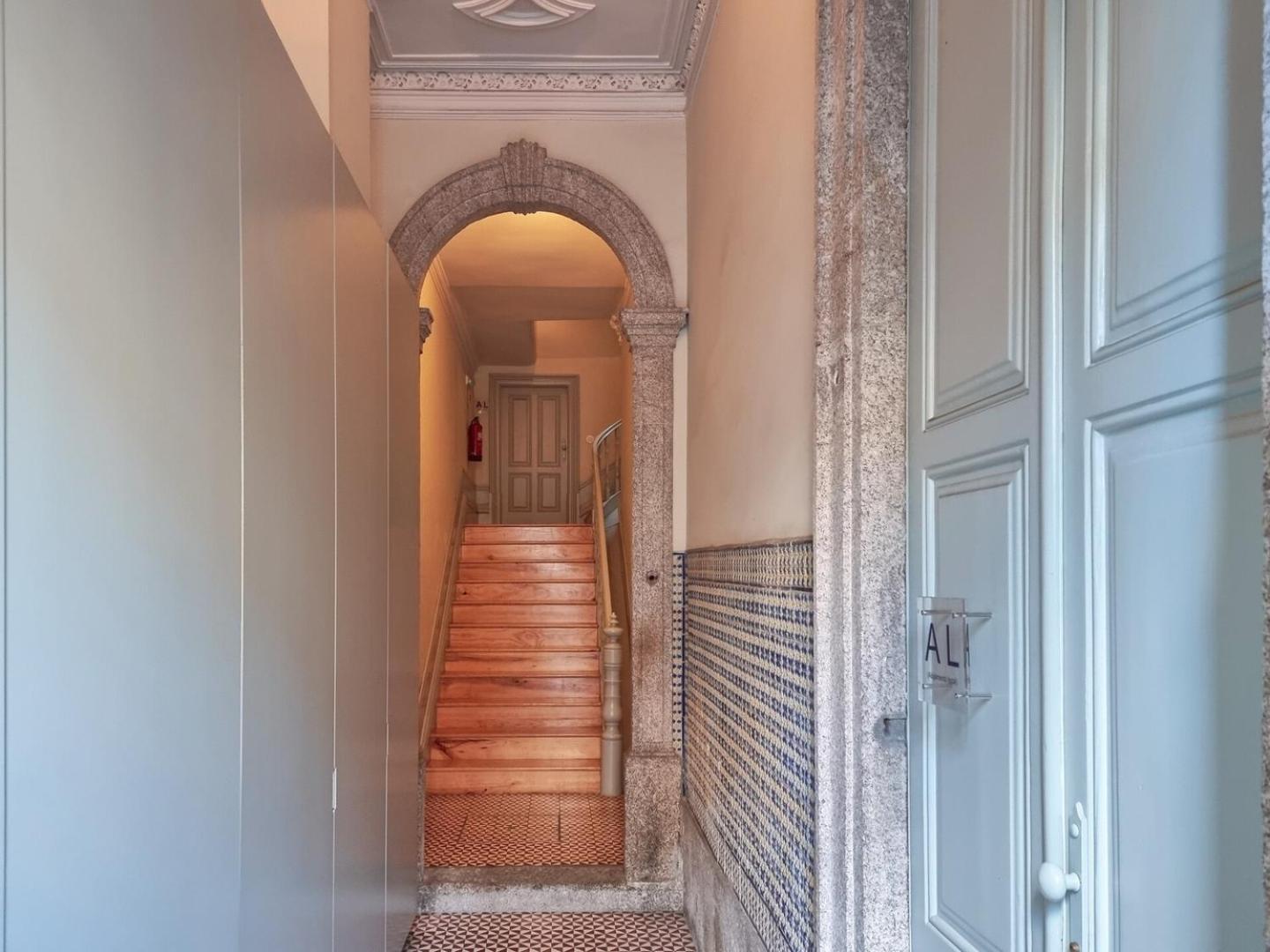 Stunning Flat With Private Balcony In Center Porto