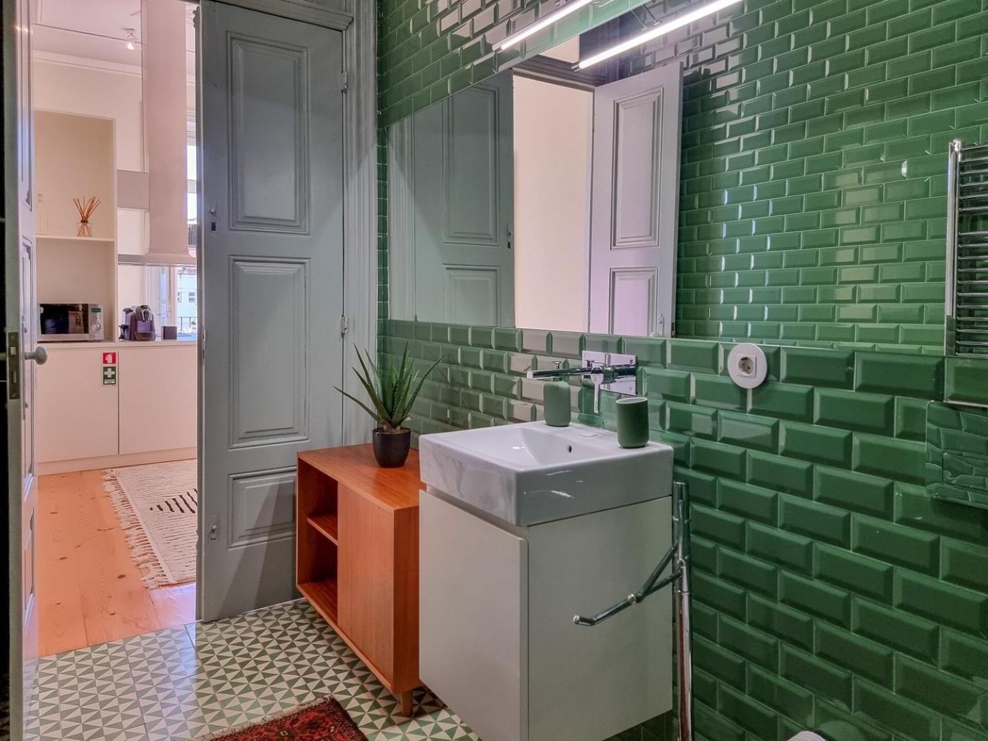 Apartment Stunning Flat With Private Balcony In Center