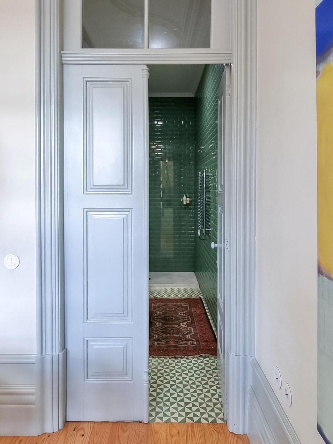 Apartment Stunning Flat With Private Balcony In Center *