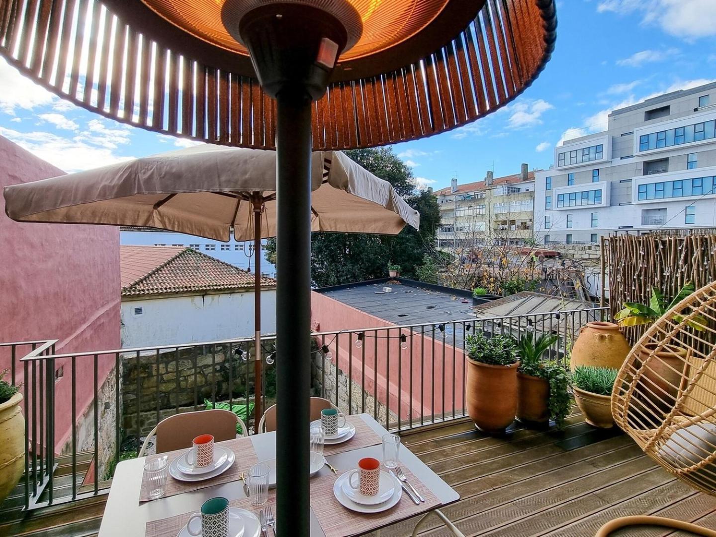 Apartment Stunning Flat With Private Balcony In Center