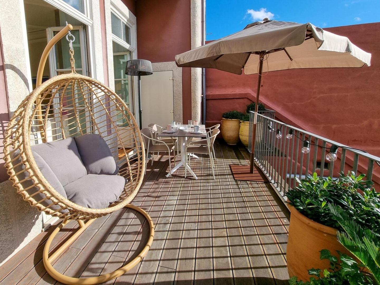 Apartment Stunning Flat With Private Balcony In Center *