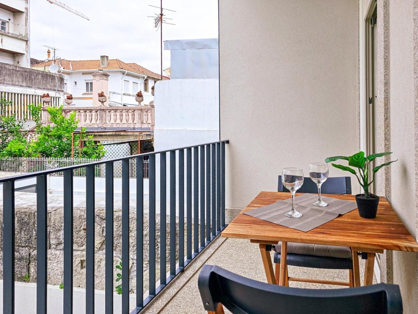 Loft W. Private Balcony And Ac Few Steps To River Luxury tent Porto