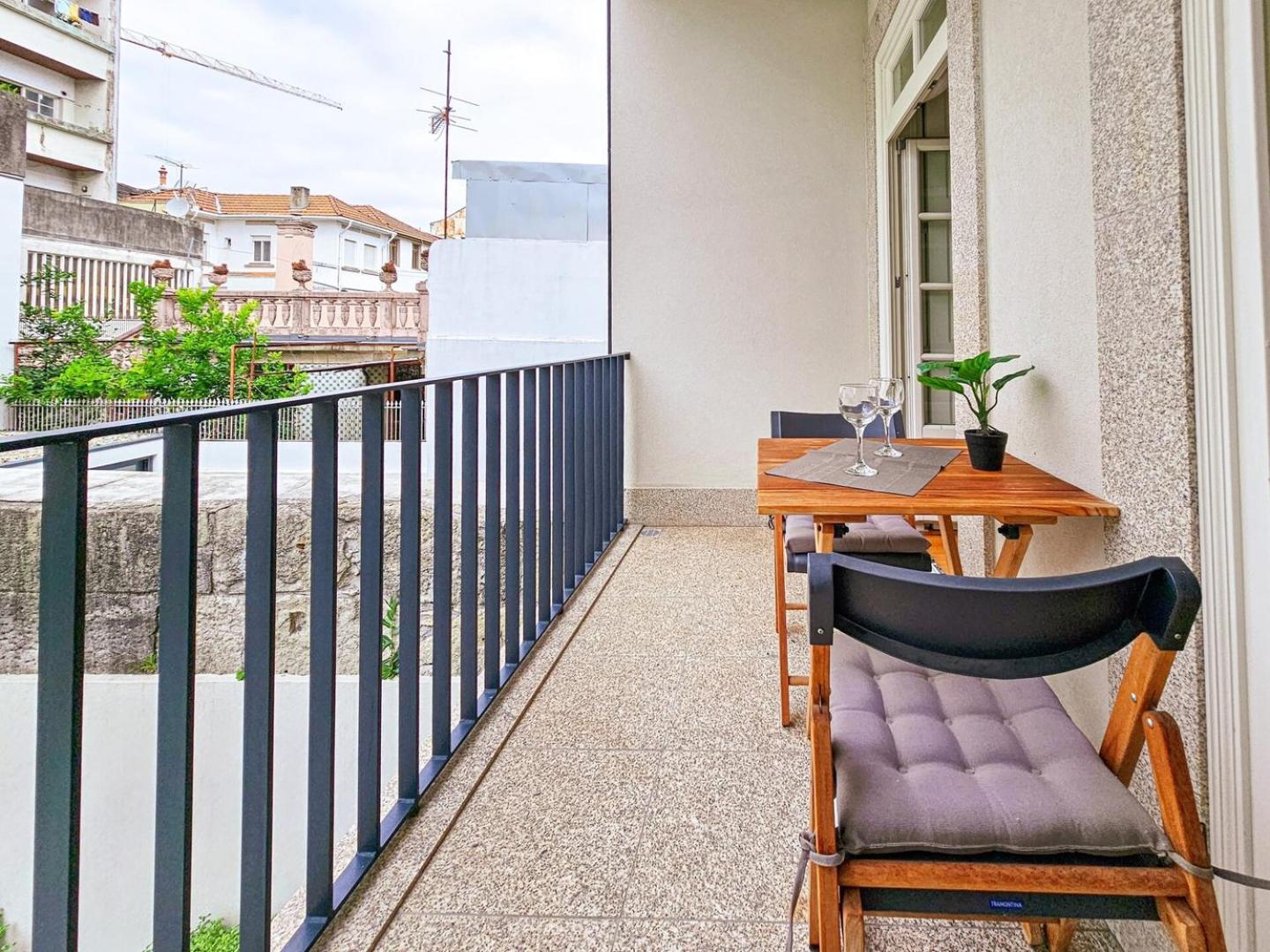 Loft W. Private Balcony And Ac Few Steps To River Luxe tent