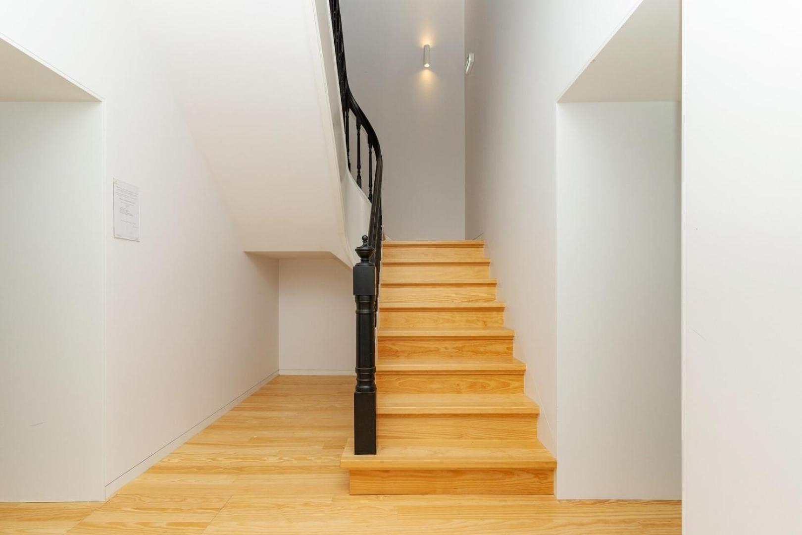 Modern With Private Balcony In The Center