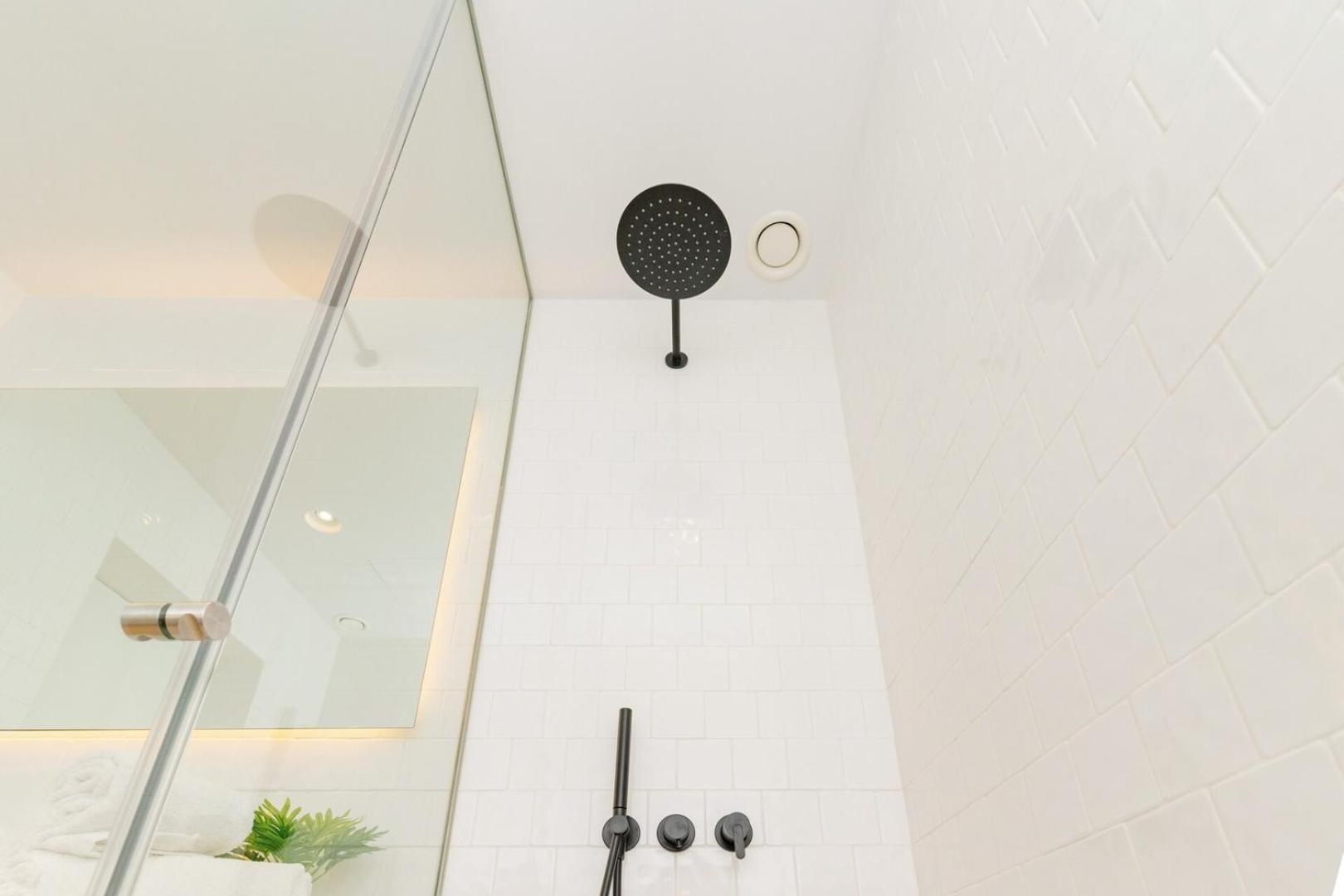 Modern With Private Balcony In The Center