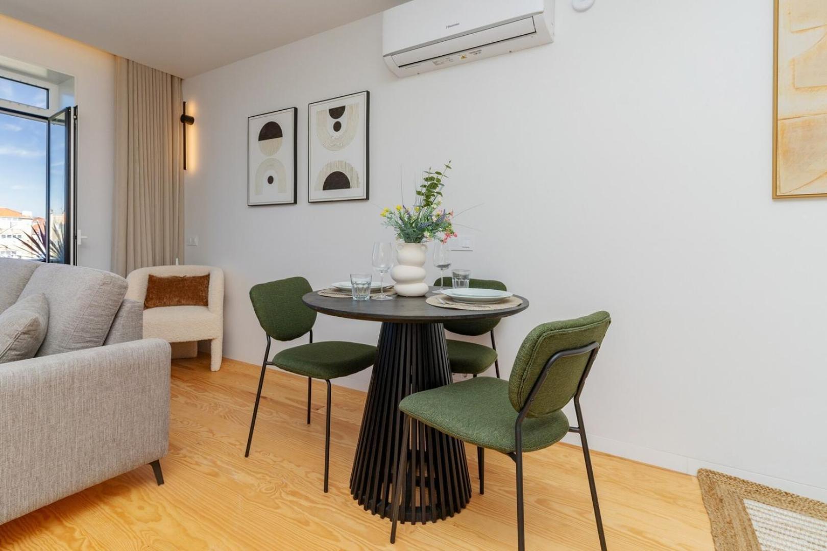 Apartment Modern With Private Balcony In The Center *