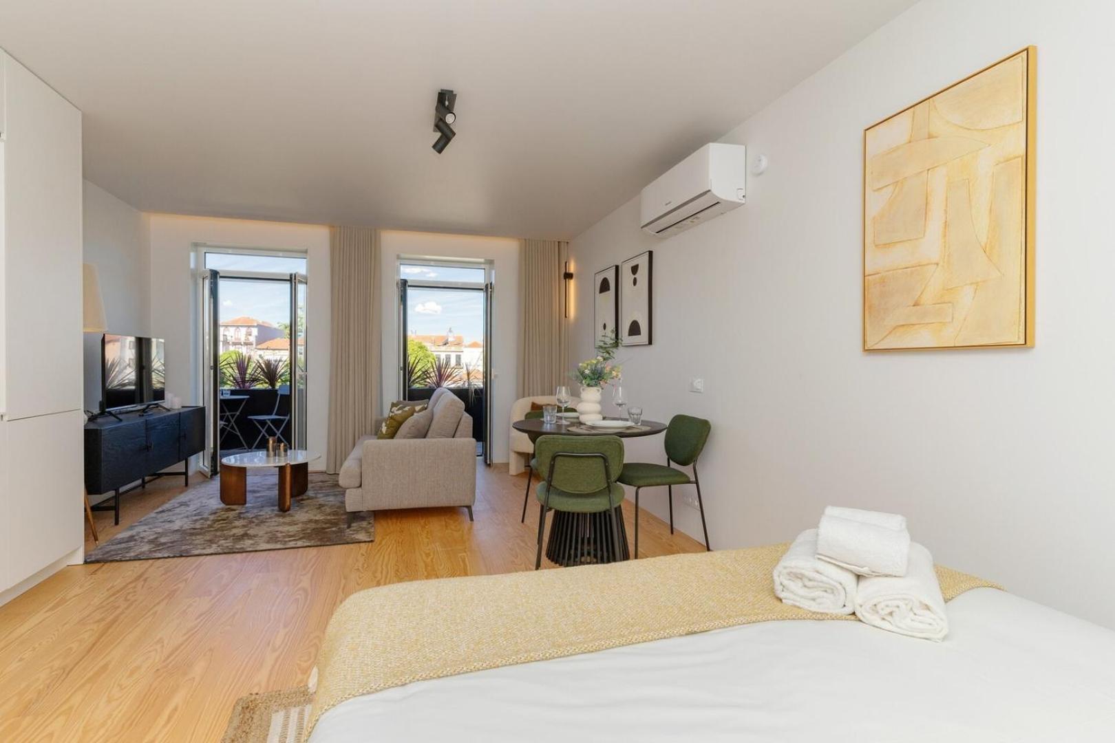 Modern With Private Balcony In The Center Apartment Porto