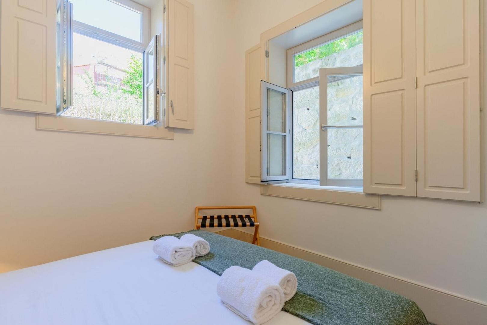 Spacious With Patio At Historic Center * Porto