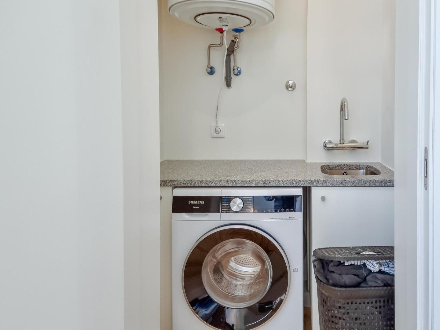Spacious Flat With Private Terrace And Shared Pool Apartment