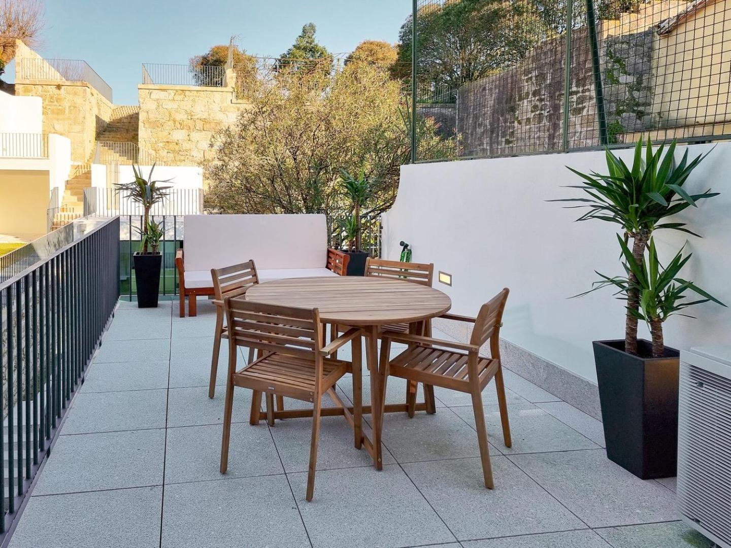 Spacious Flat With Private Terrace And Shared Pool Apartment