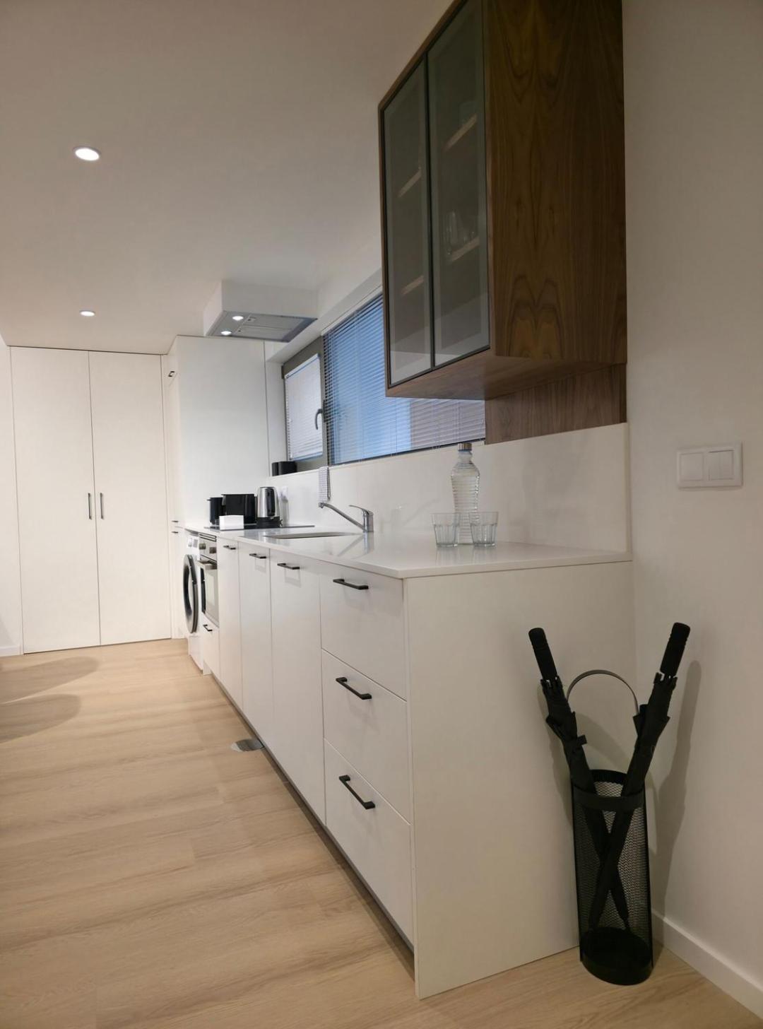 Apartment Spacious And Modern 2-bed With Garage *