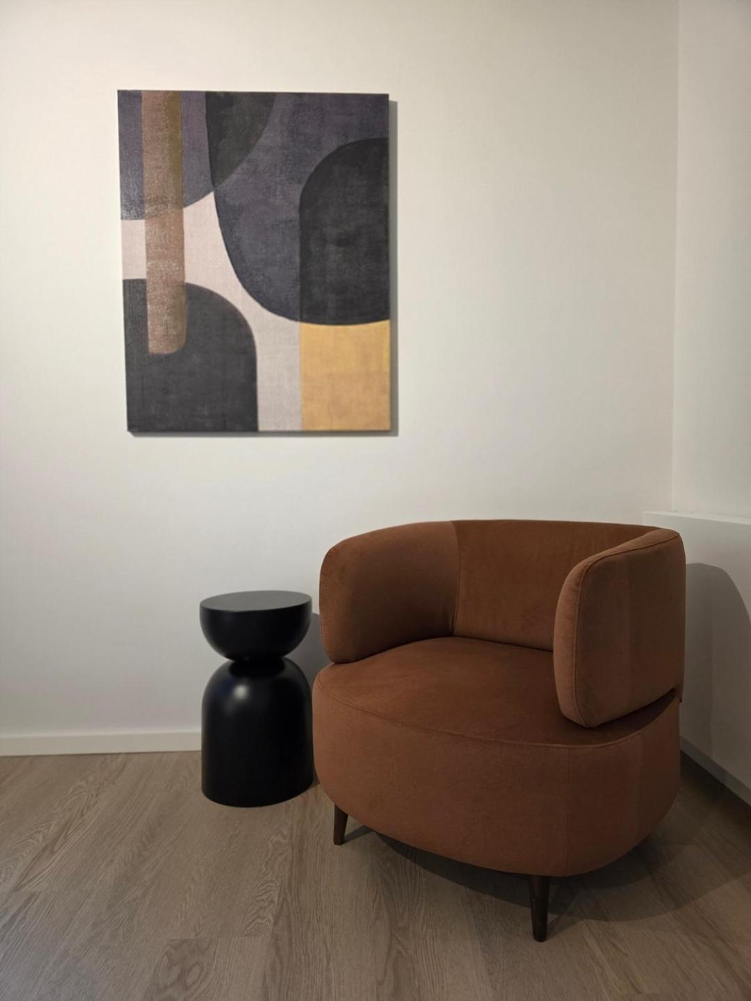 Apartment Spacious And Modern 2-bed With Garage