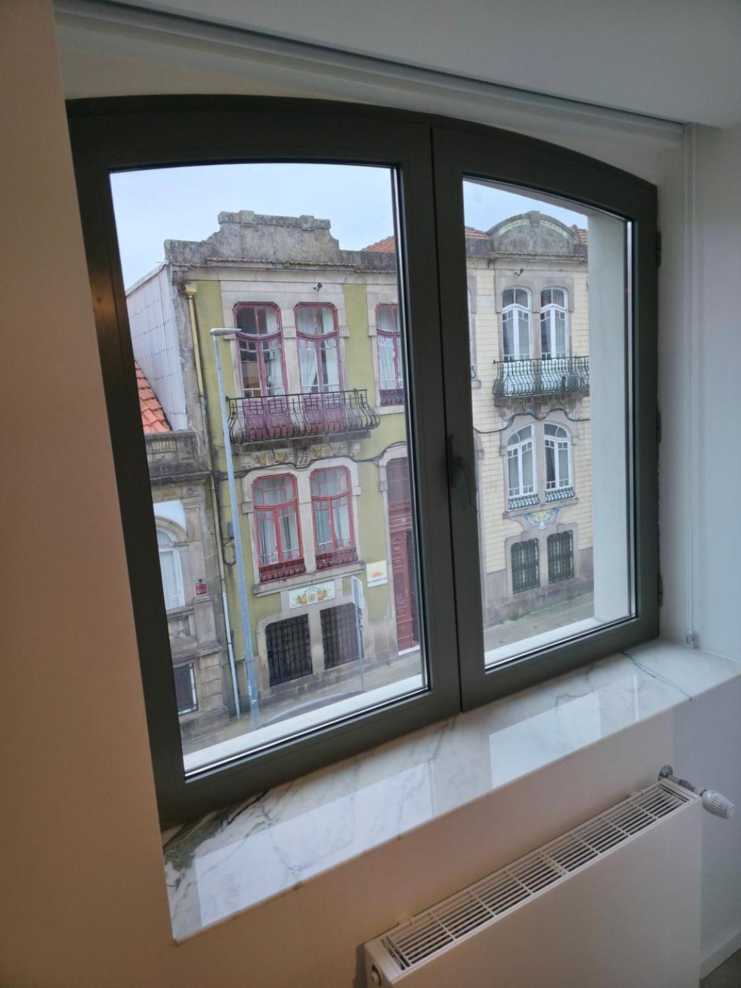 Apartment Spacious And Modern 2-bed With Garage *
