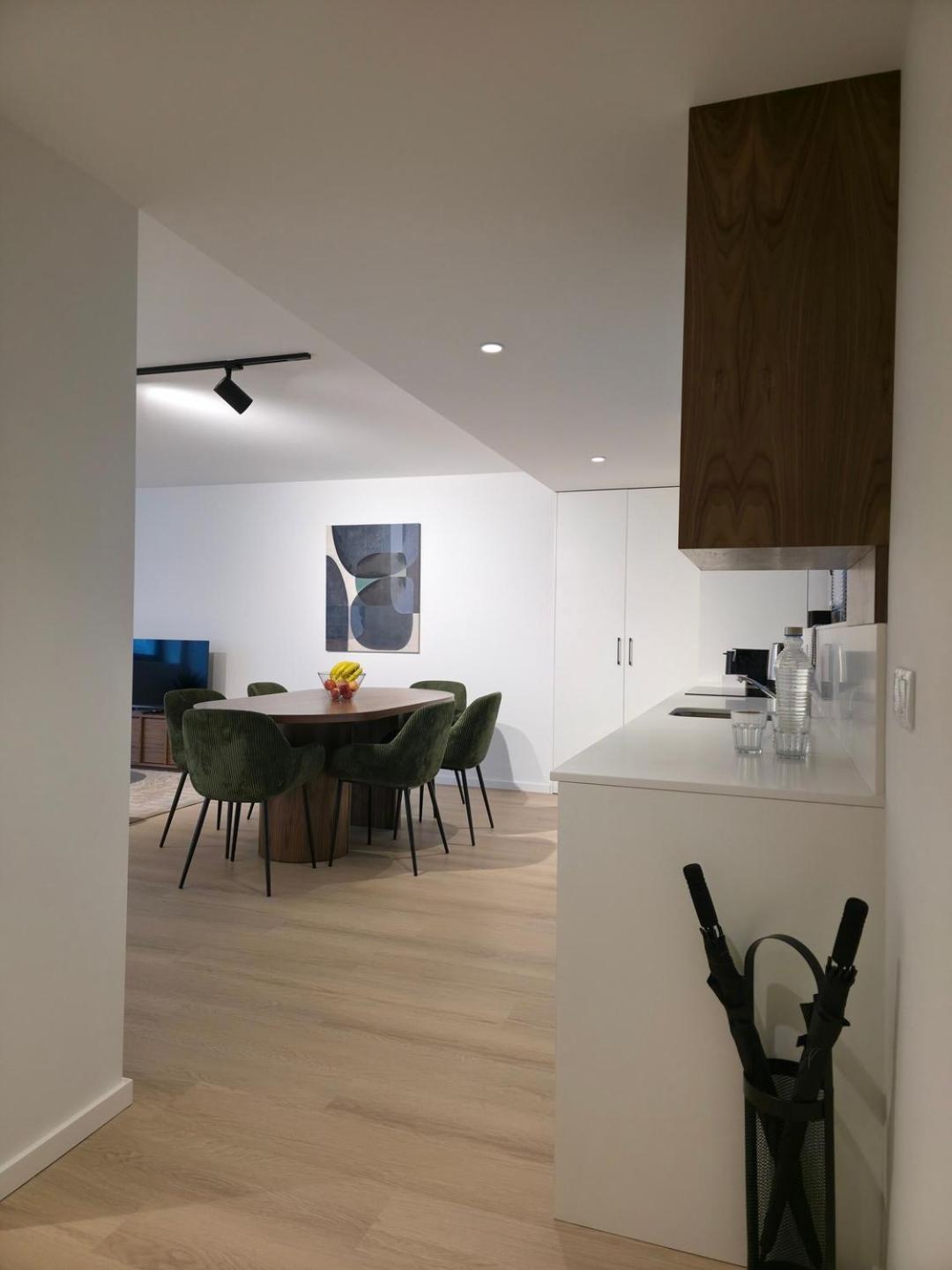 Spacious And Modern 2-bed With Garage *