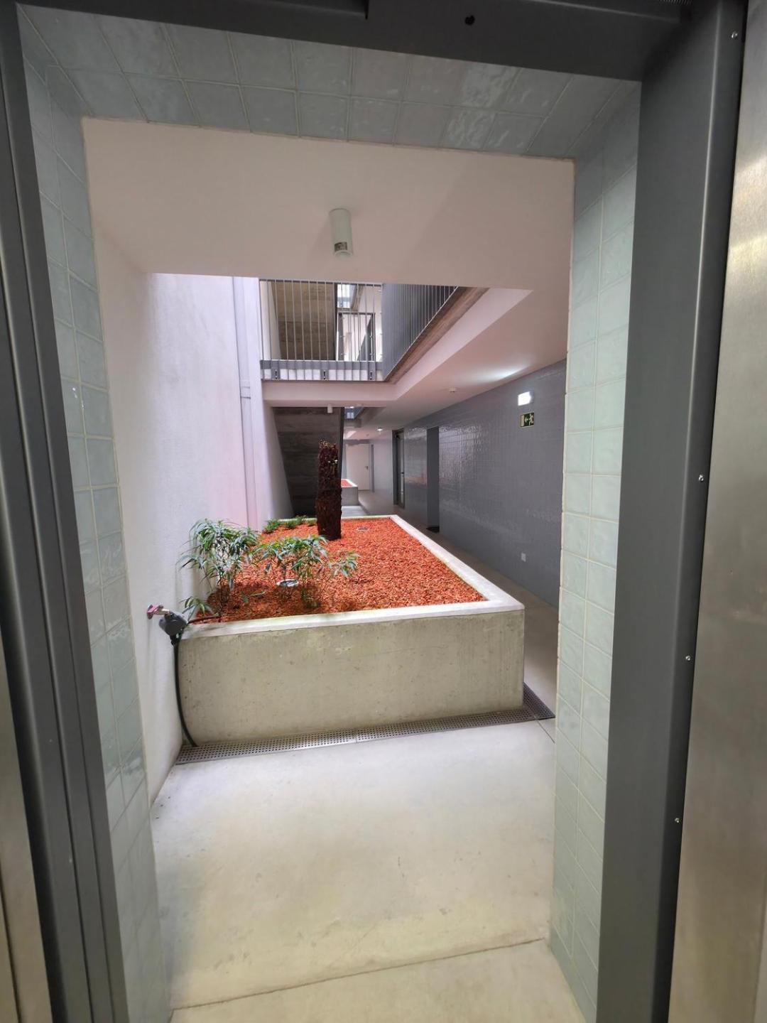 Spacious And Modern 2-bed With Garage Apartment Porto