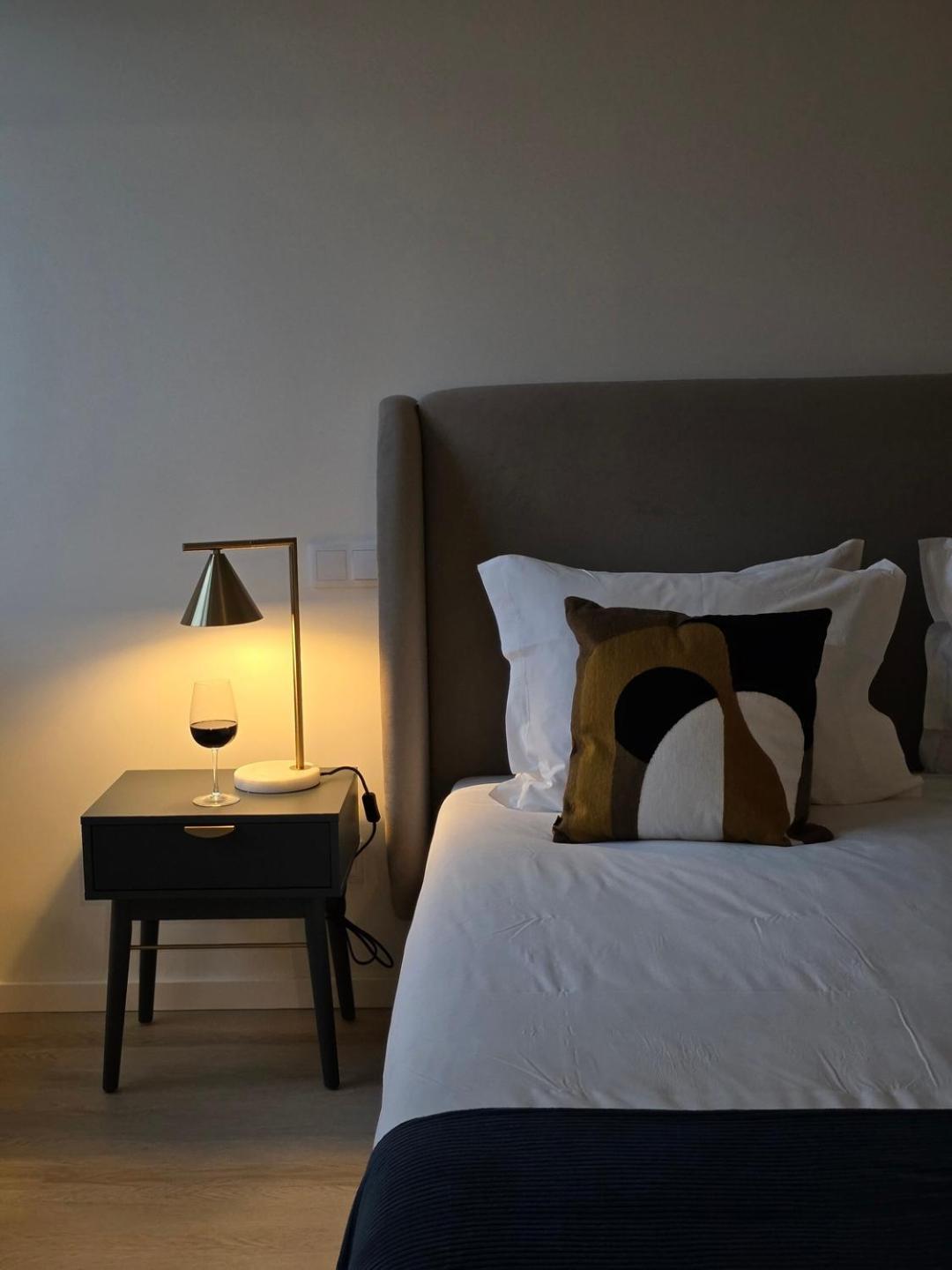 Spacious And Modern 2-bed With Garage Apartment