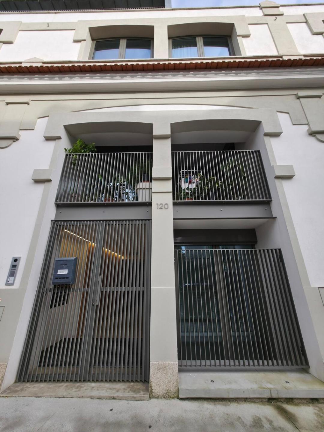 Spacious And Modern 2-bed With Garage *