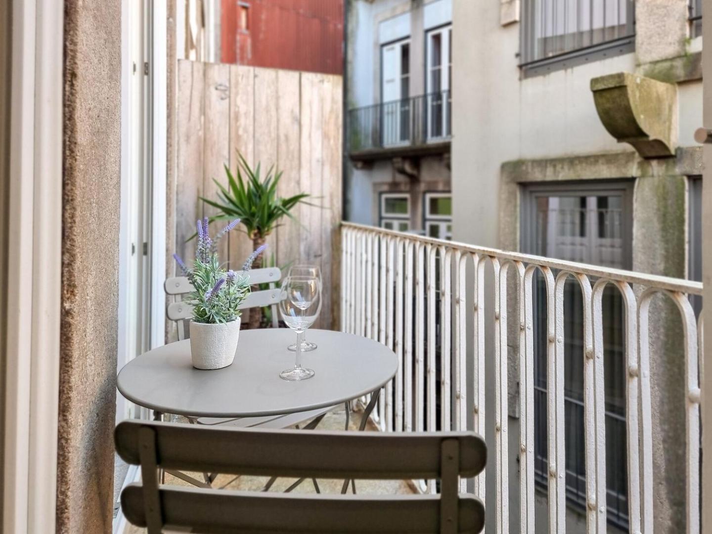 Luxury tent Loft With Balcony On City's Important Street
