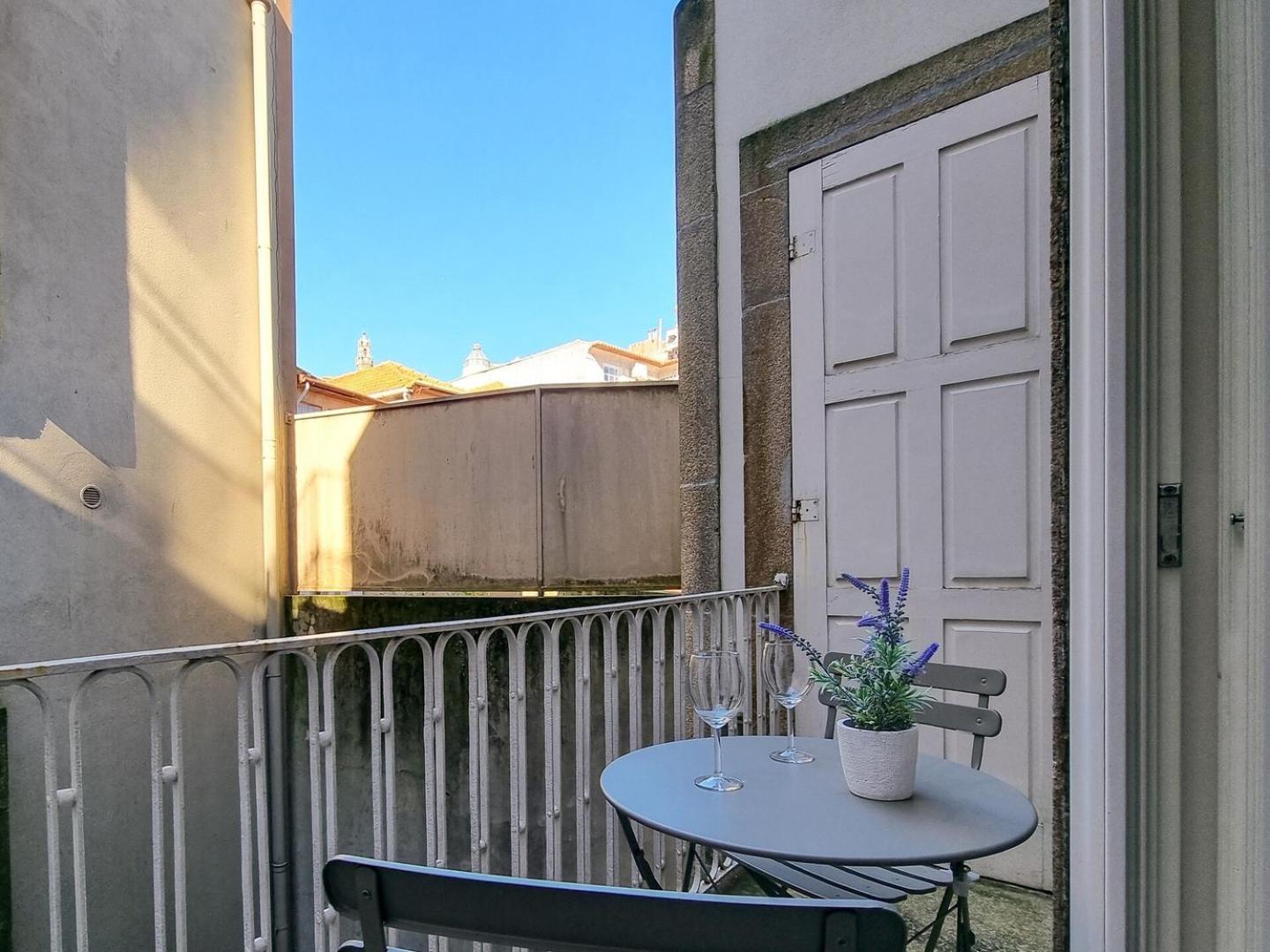 Loft With Balcony On City's Important Street Luxury tent *