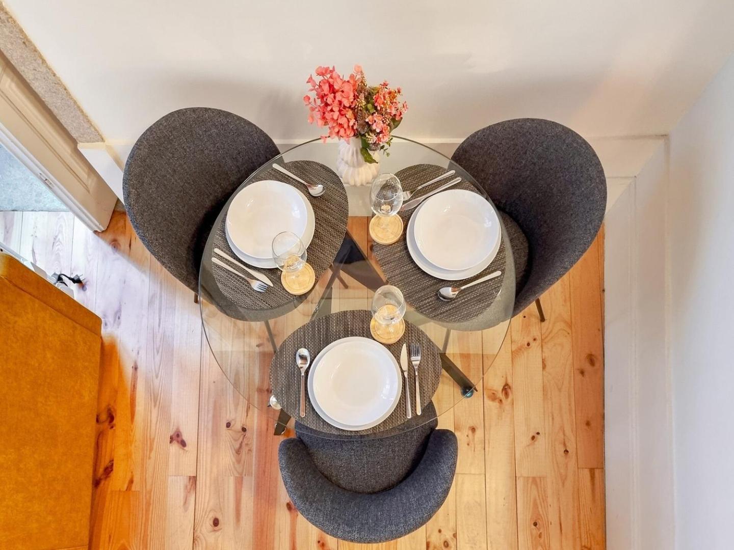 Luxury tent Loft With Balcony On City's Important Street *