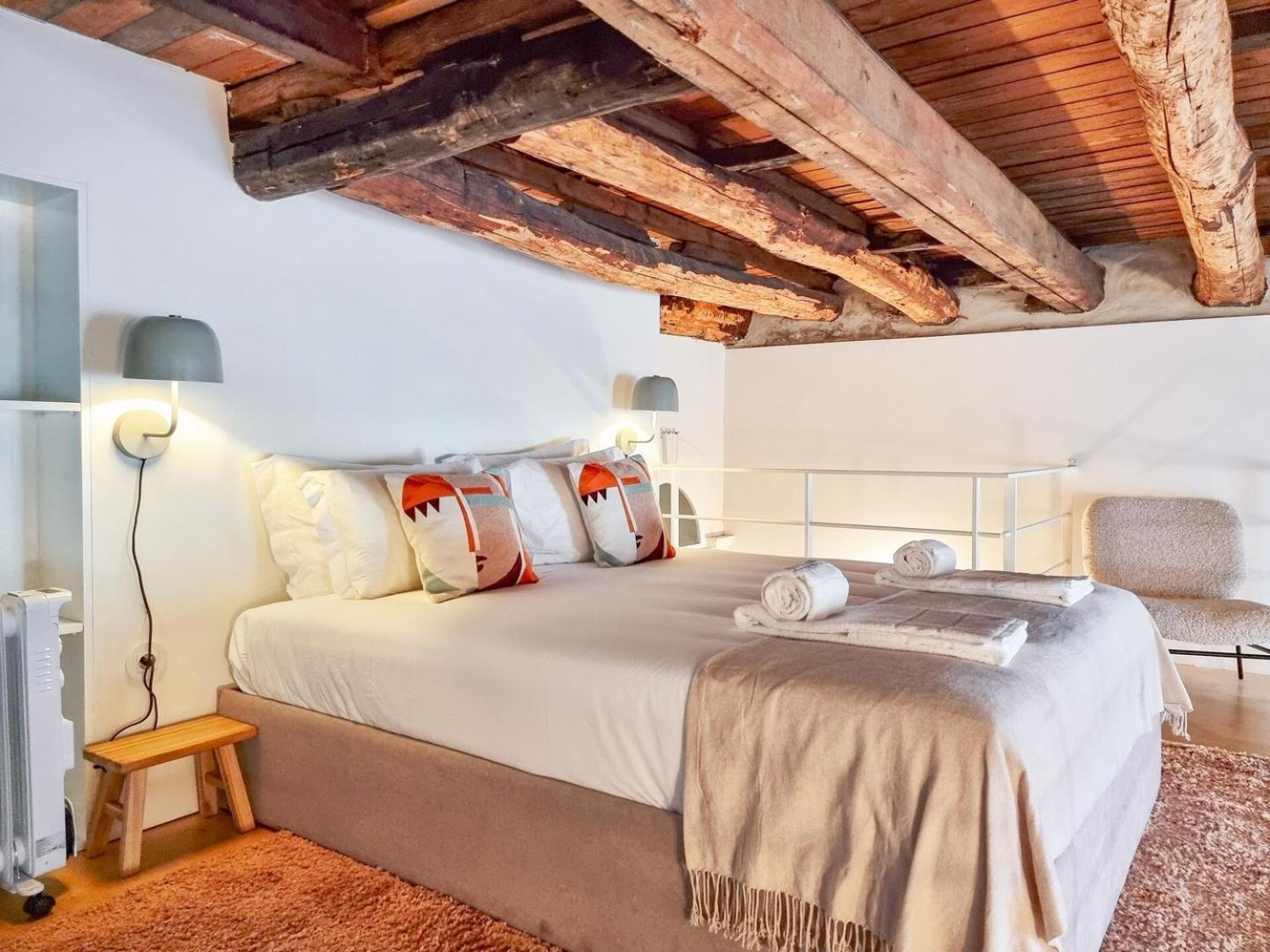Loft With Balcony On City's Important Street Luxury tent