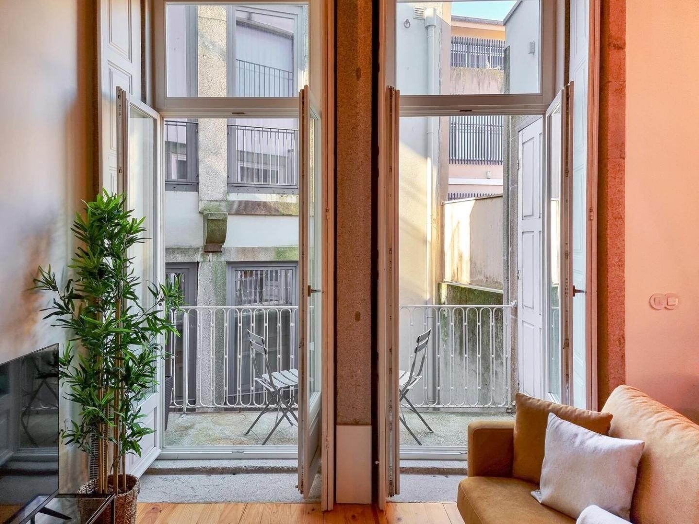 Loft With Balcony On City's Important Street Luxury tent *