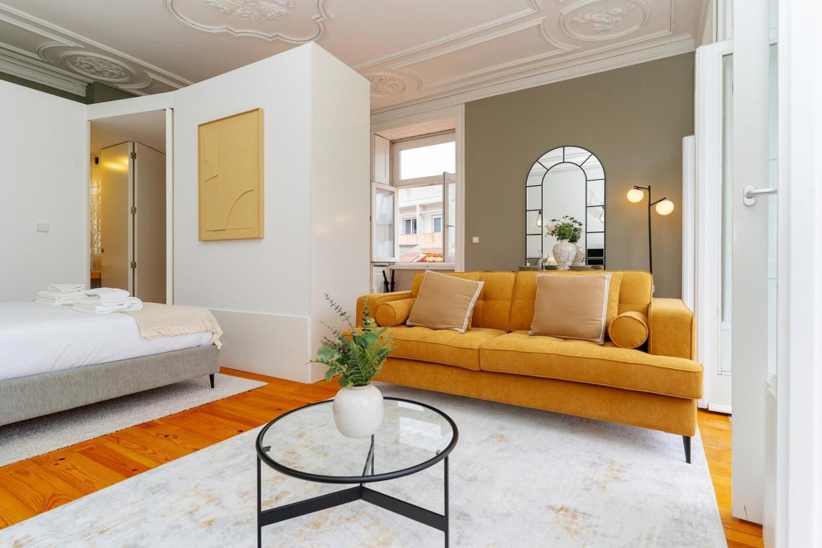 Luxury tent Loft With Private Balcony And A Classic Ceiling *