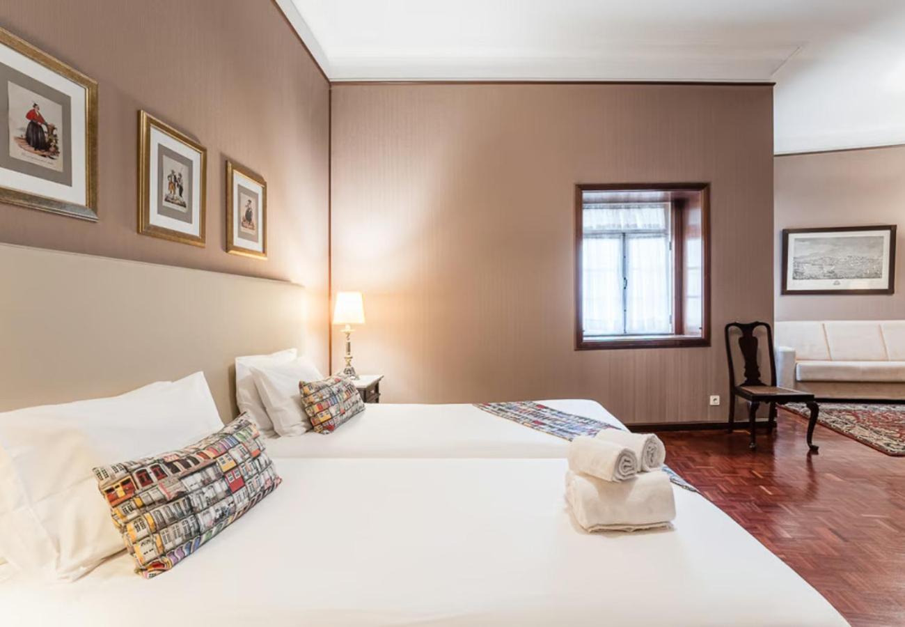 Office Suits In Flores By D&s Gasthuis Porto
