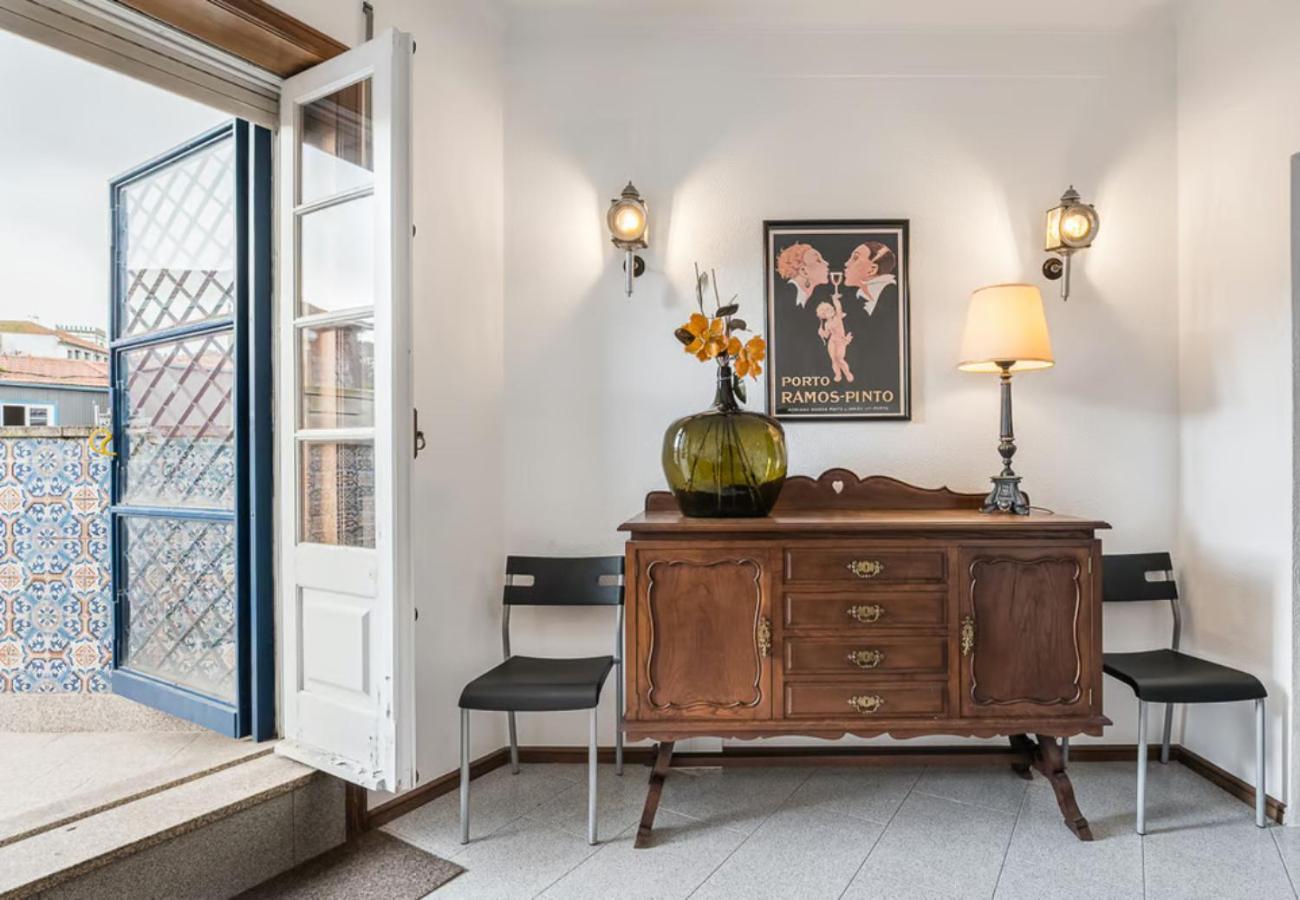 Gasthuis Office Suits In Flores By D&s *