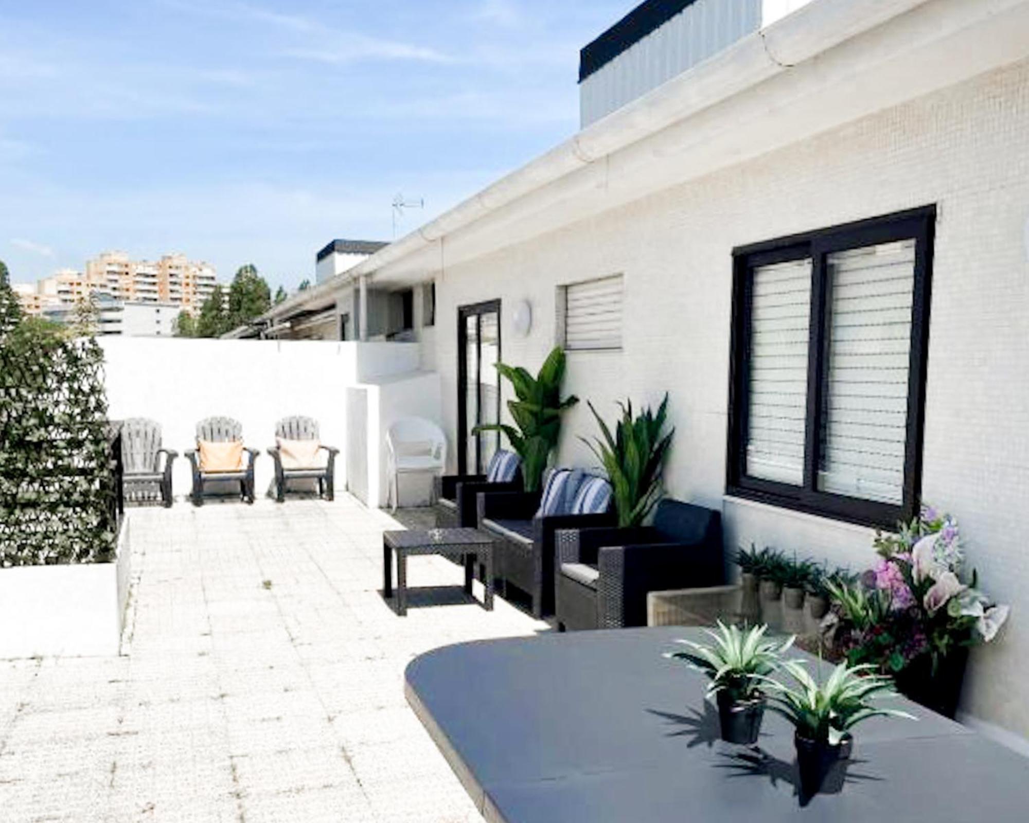 Terrace Apartment *