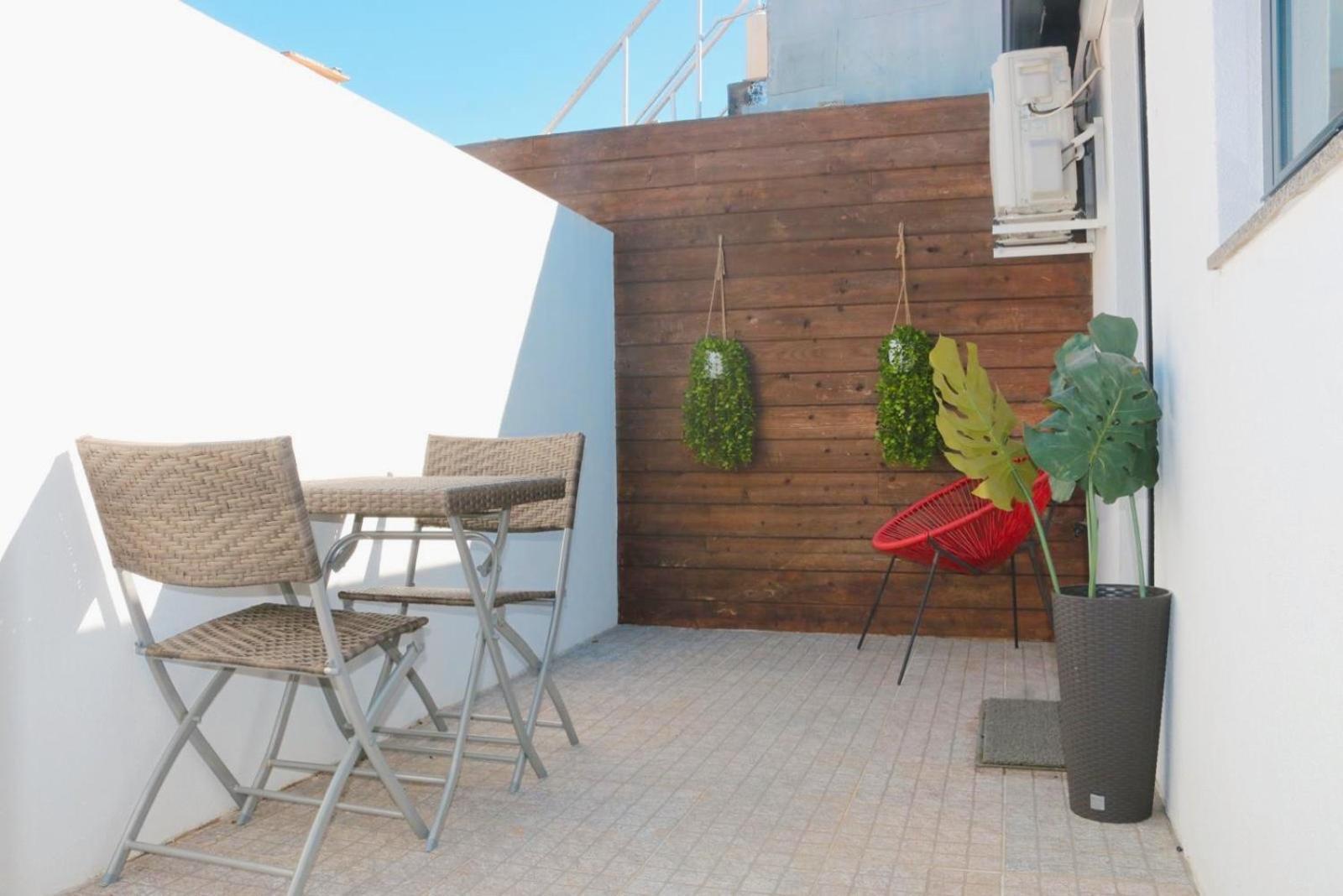 9 Min Metro To Downtown, For Couples& Free Parking Apartment Porto