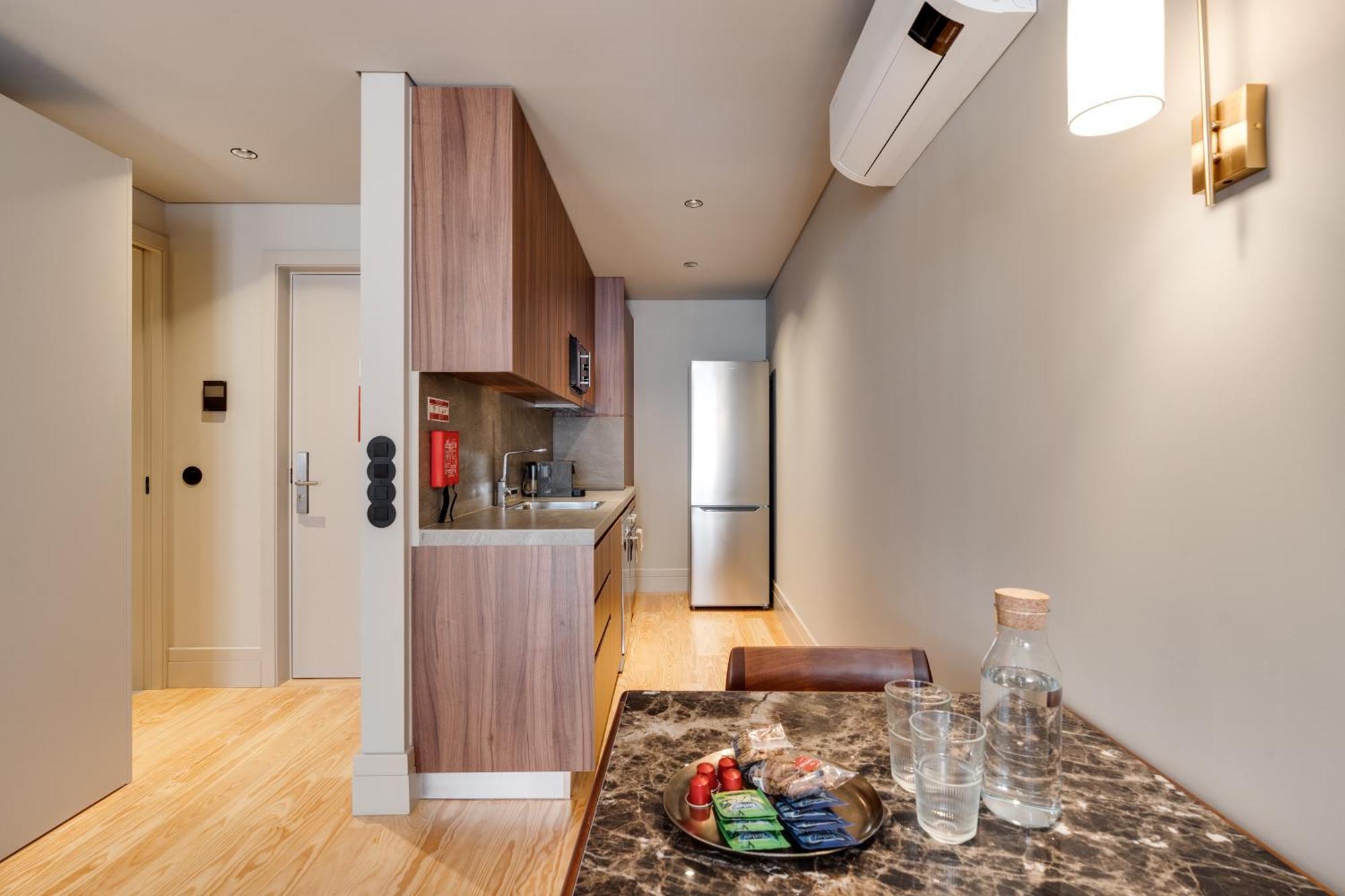 Avus M And By Da'home Apartment Porto