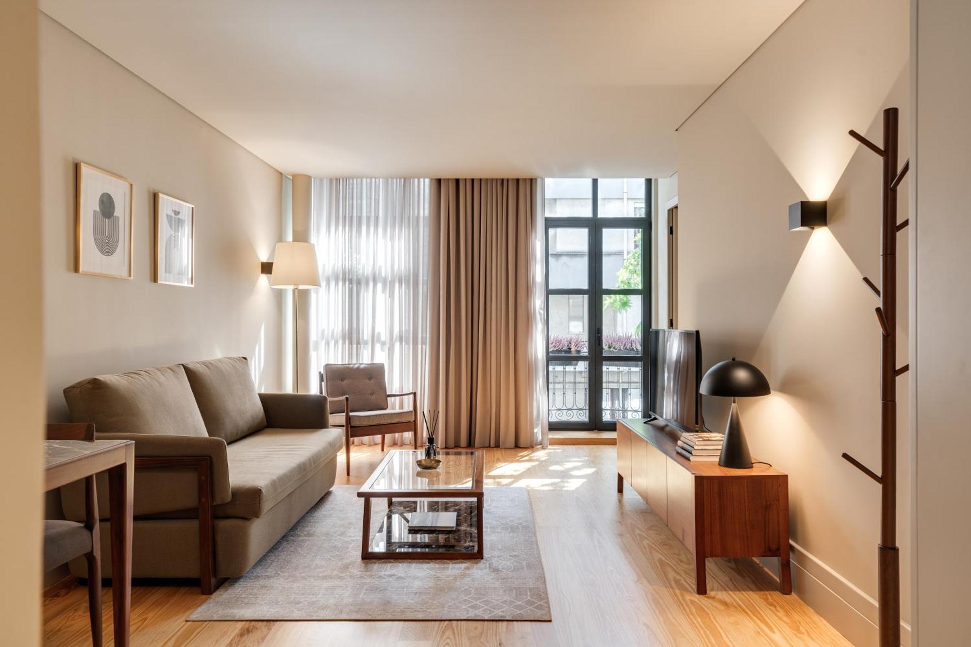 Avus M And By Da'home Apartment Porto
