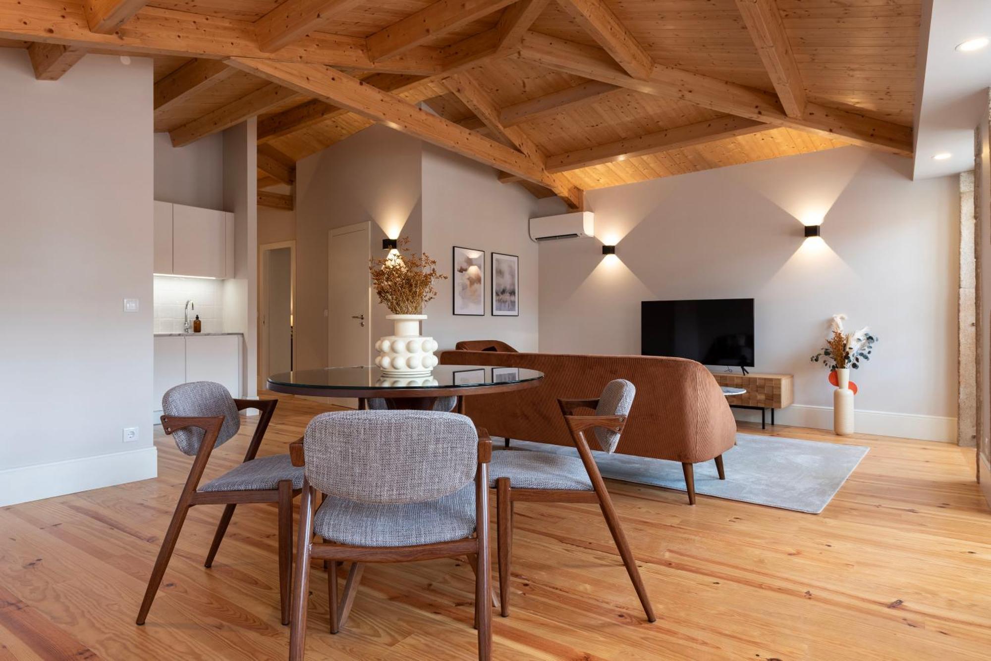 Ando Living - Flores House Apartment