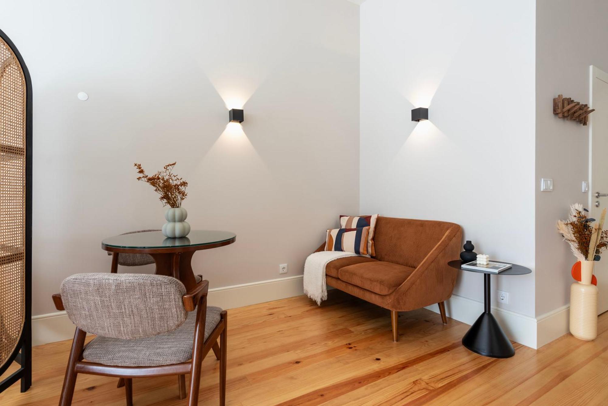 Ando Living - Flores House
