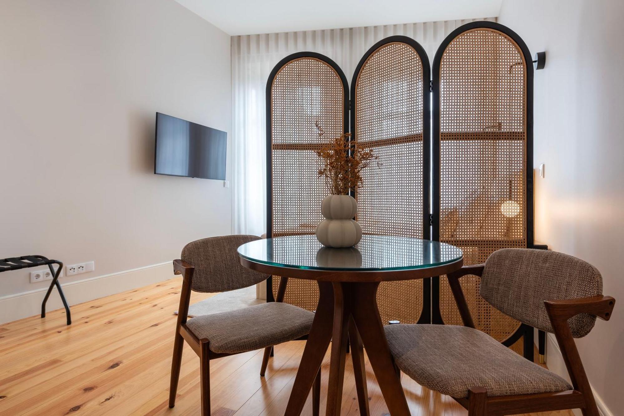 Ando Living - Flores House
