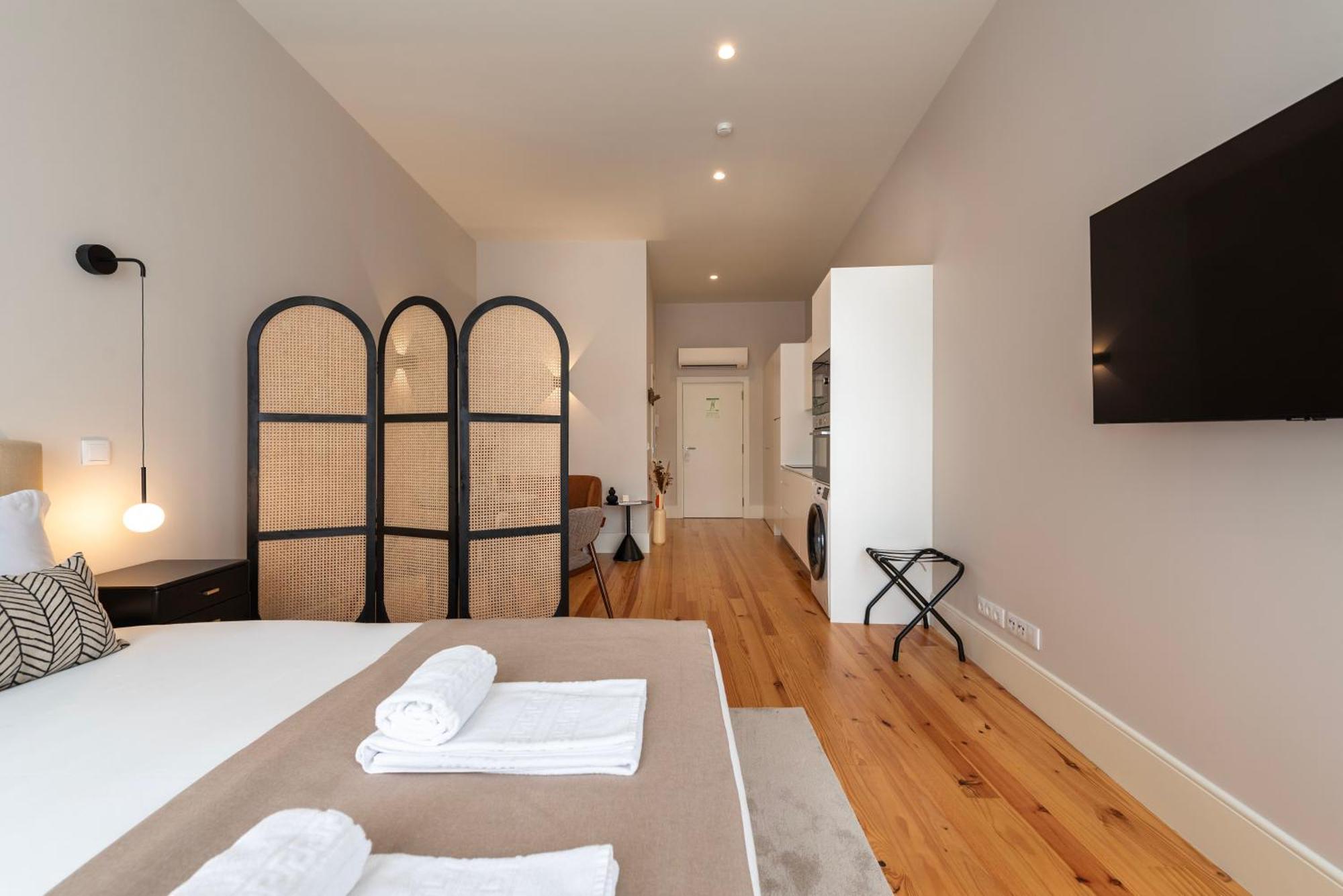 Ando Living - Flores House