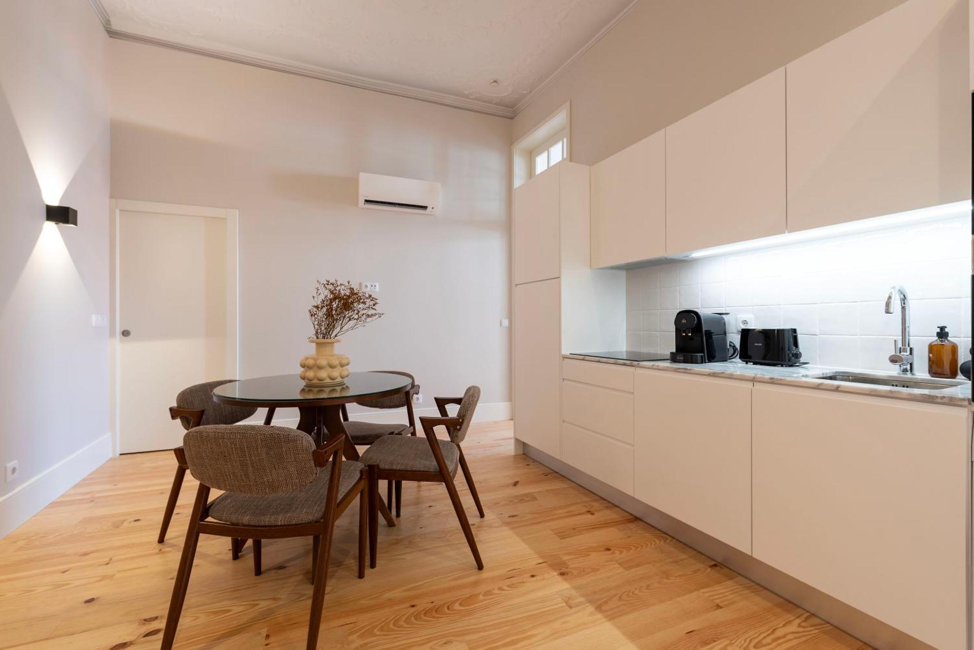 Ando Living - Flores House *