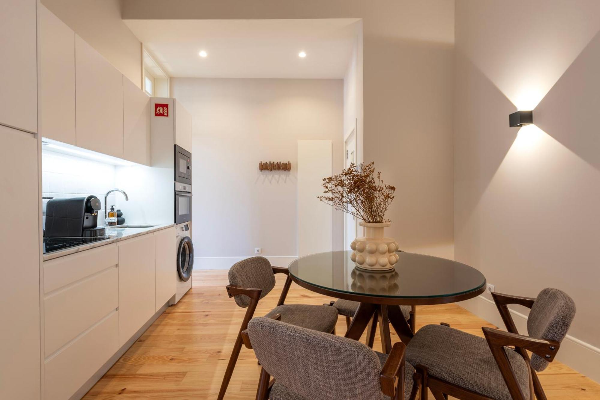 Apartment Ando Living - Flores House *