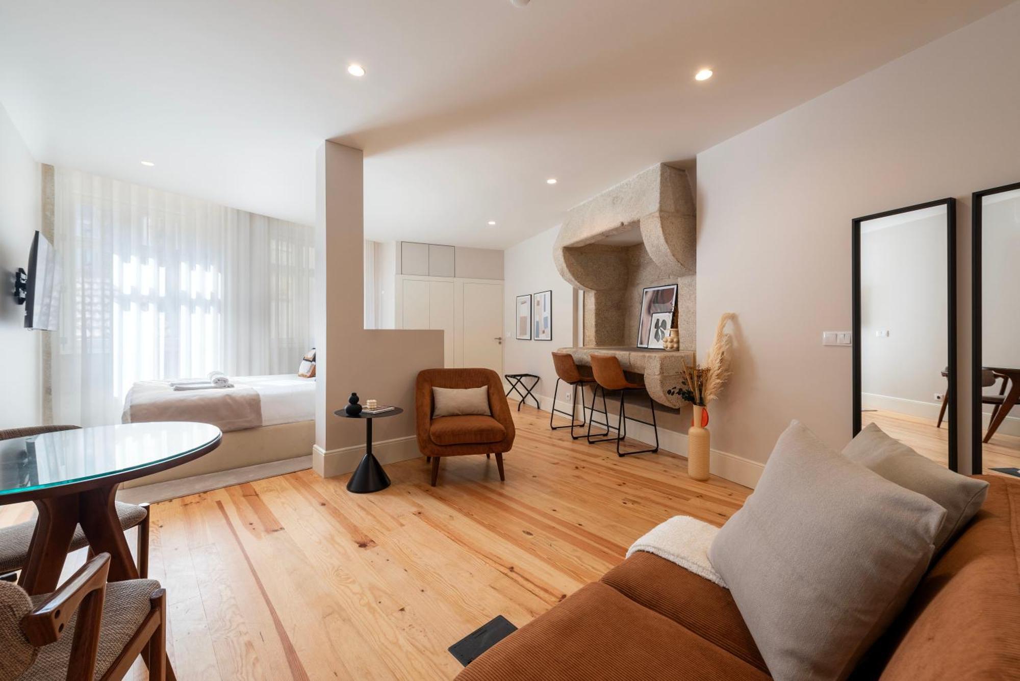 Ando Living - Flores House