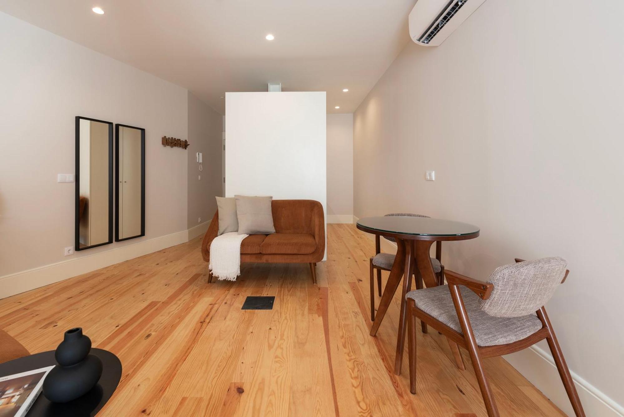 Ando Living - Flores House *