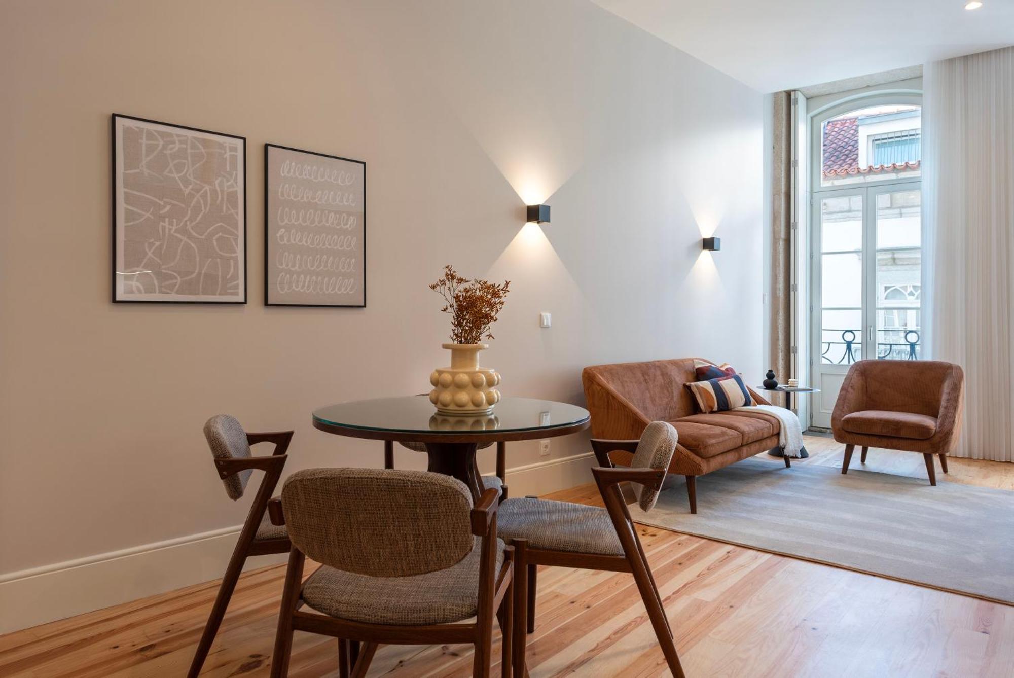 Ando Living - Flores House